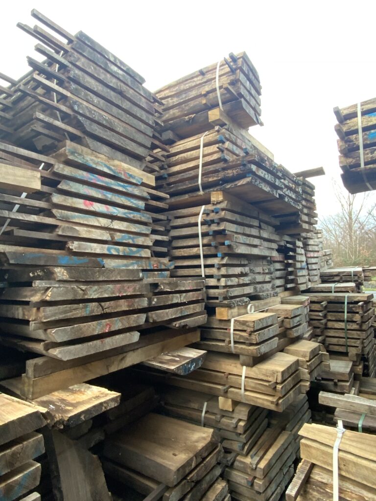 Iepenhout, iepen planken, iepen balken, iepen schaaldelen, iepen wortelhout, iepen wortelnoot, iepen tafelblad, gedroogd iepenhout, gestoomd iepenhout, stadshout, iepen collectie, Ulmeholz, Ulme, Rüstern, Rüsterholz, Ulmenbohlen, Ulmenbretter, Ulmenmaser, Ulmenmaserholz, Ulmentisch, gedämpfte Ulme, kammergetrocknet, Elm wood, Elmwood, Elm lumber, Elm planks, Elm slabs, Elm boards, Elm burl, Elm root, Steamed elm, Kiln dried elm, Urban wood, Bois d'orme, Orme, Plateaux d'orme, Planches d'orme, Loupe d'orme, Orme étuvé, Orme séché, Bois d'orme massif, Madera de olmo, Olmo, Tablones de olmo, Raíz de olmo, Olmo vaporizado, Olmo seco, Legno di olmo, Olmo, Tavole di olmo, Radica di olmo, Olmo evaporato, Olmo essiccato, d'orme de louple, Rüster.
